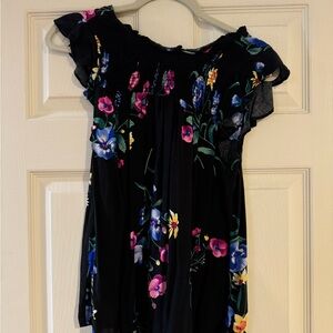 Sleeveless casual shirt size small